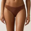 Klasyczne majtki bikini z marszczonego materiału Klasyczne majtki bikini z marszczonego materiału