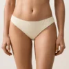 Klasyczne majtki bikini z marszczonego materiału Klasyczne majtki bikini z marszczonego materiału
