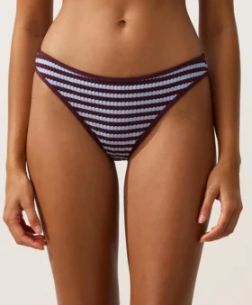 Klasyczne majtki bikini z teksturowanego materiału w paski