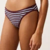 Klasyczne majtki bikini z teksturowanego materiału w paski Klasyczne majtki bikini z teksturowanego materiału w paski