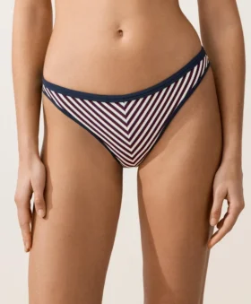 Klasyczne majtki bikini z teksturowanym paskiem