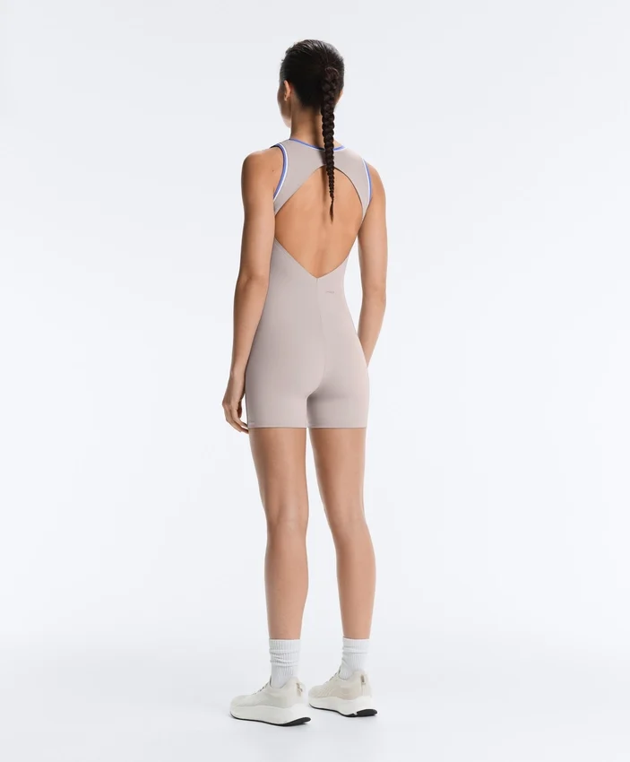 Kontrastowy kombinezon Compressive z krótkimi szortami Kontrastowy kombinezon Compressive z krótkimi szortami