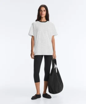 Koszula oversize z krótkim rękawem z mieszanki bawełny z kontrastowymi paskami Koszula oversize z krótkim rękawem z mieszanki bawełny z kontrastowymi paskami