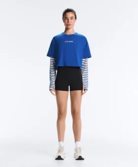 Krótki T-shirt z napisem z mieszanki bawełny o prostym kroju Krótki T-shirt z napisem z mieszanki bawełny o prostym kroju