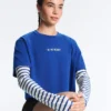 Krótki T-shirt z napisem z mieszanki bawełny o prostym kroju