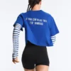 Krótki T-shirt z napisem z mieszanki bawełny o prostym kroju