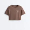Krótki T-shirt z napisem z mieszanki bawełny o prostym kroju