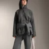 Kurtka oversize z imitacji kożucha z kapturem wyściełanym sztucznym futrem Kurtka oversize z imitacji kożucha z kapturem wyściełanym sztucznym futrem