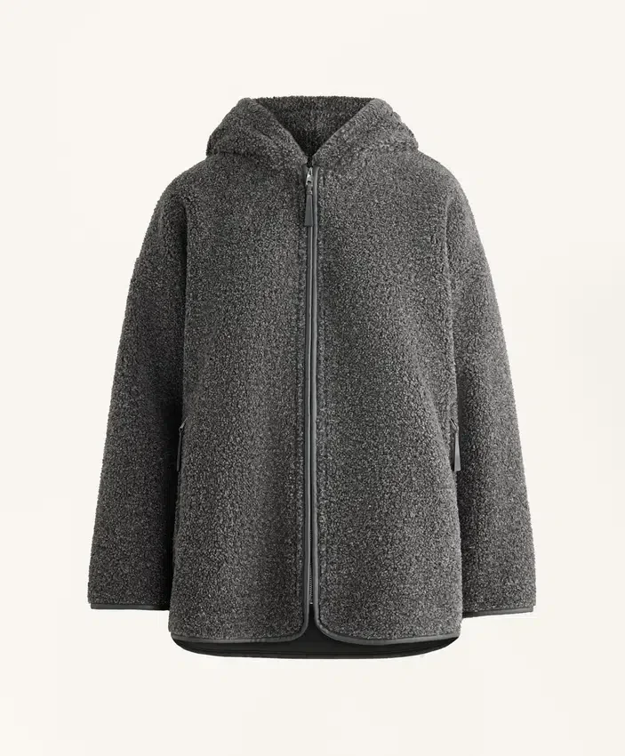 Kurtka oversize z imitacji kożucha z kapturem wyściełanym sztucznym futrem Kurtka oversize z imitacji kożucha z kapturem wyściełanym sztucznym futrem