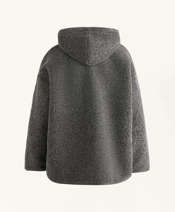 Kurtka oversize z imitacji kożucha z kapturem wyściełanym sztucznym futrem Kurtka oversize z imitacji kożucha z kapturem wyściełanym sztucznym futrem