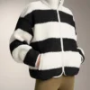 Kurtka w paski z imitacji kożucha owczego Kurtka w paski z imitacji kożucha owczego