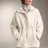 Kurtka z imitacji kożucha z regulowaną talią Kurtka z imitacji kożucha z regulowaną talią