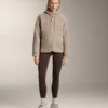 Kurtka z kapturem z imitacji kożucha owczego Kurtka z kapturem z imitacji kożucha owczego