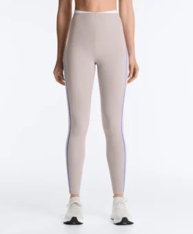 Legginsy kompresyjne z wysokim stanem i kontrastowymi wykończeniami, sięgające do kostek Legginsy kompresyjne z wysokim stanem i kontrastowymi wykończeniami, sięgające do kostek