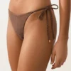 Majtki bikini o średnim stopniu zakrycia z wiązaniem i drobnym nadrukiem w kropki