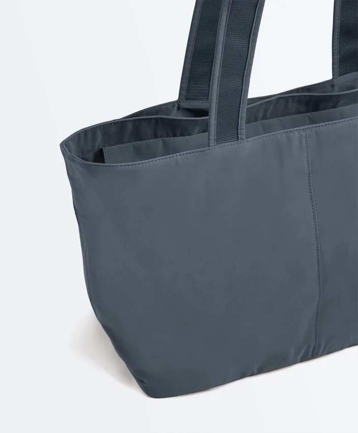 Miękka torba typu shopper z zamkiem Miękka torba typu shopper z zamkiem