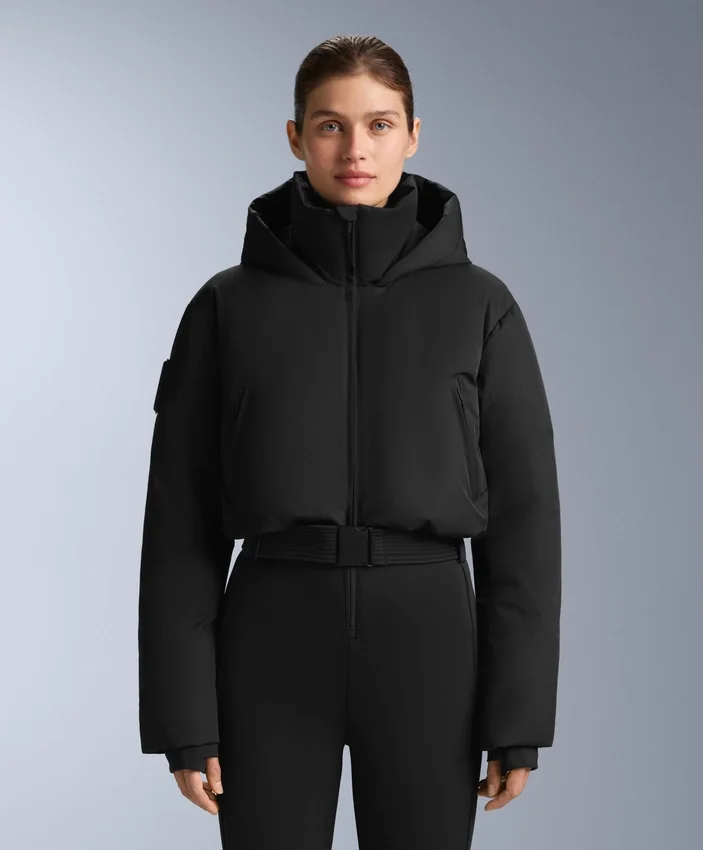 Minardi Piume Ski – wodoodporny kombinezon z wypełnieniem 80% puchu i 20% pierza Minardi Piume Ski – wodoodporny kombinezon z wypełnieniem 80% puchu i 20% pierza