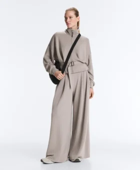 Miękkie w dotyku spodnie z modalu z szerokimi nogawkami i detalem w stylu gorsetu Miękkie w dotyku spodnie z modalu z szerokimi nogawkami i detalem w stylu gorsetu