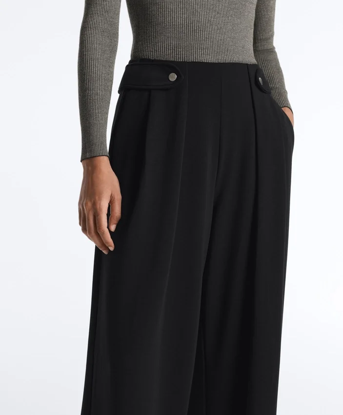 Soft Touch Modal Wide-Leg Spodnie z plisami w pasie Soft Touch Modal Wide-Leg Spodnie z plisami w pasie