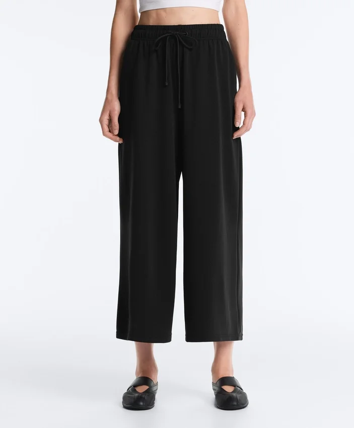 Soft Touch Wide-Leg Crop Spodnie z modalu Soft Touch Wide-Leg Crop Spodnie z modalu