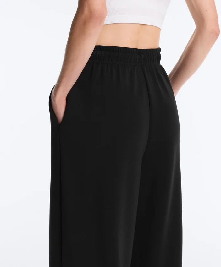 Soft Touch Wide-Leg Crop Spodnie z modalu Soft Touch Wide-Leg Crop Spodnie z modalu