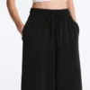 Soft Touch Wide-Leg Crop Spodnie z modalu Soft Touch Wide-Leg Crop Spodnie z modalu