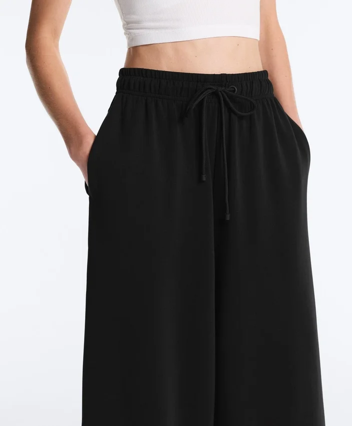 Soft Touch Wide-Leg Crop Spodnie z modalu Soft Touch Wide-Leg Crop Spodnie z modalu