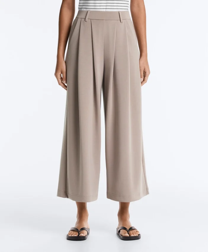 Soft Touch Wide-Leg Crop Spodnie z plisami i modalem Soft Touch Wide-Leg Crop Spodnie z plisami i modalem