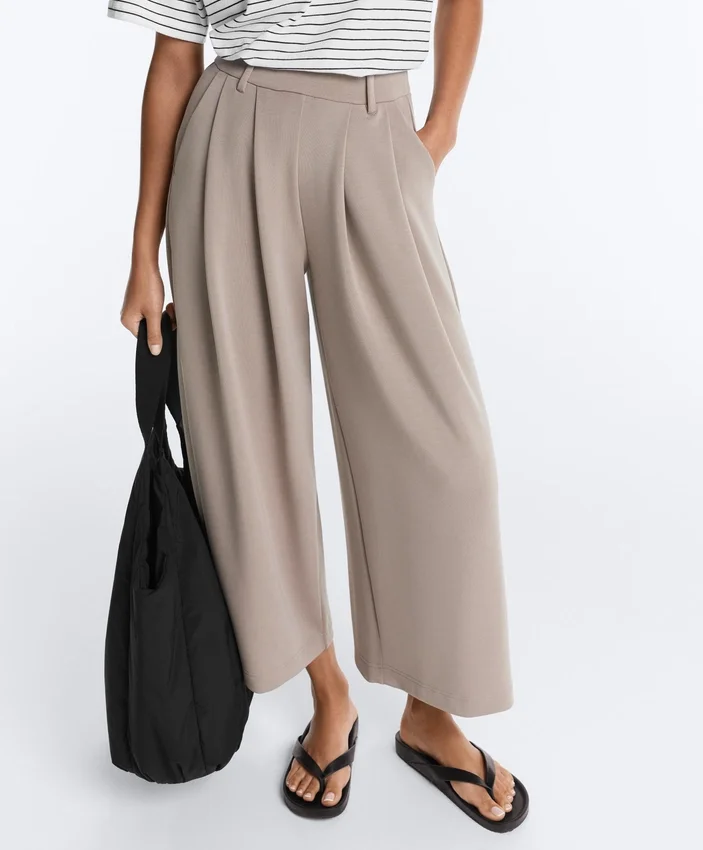 Soft Touch Wide-Leg Crop Spodnie z plisami i modalem Soft Touch Wide-Leg Crop Spodnie z plisami i modalem