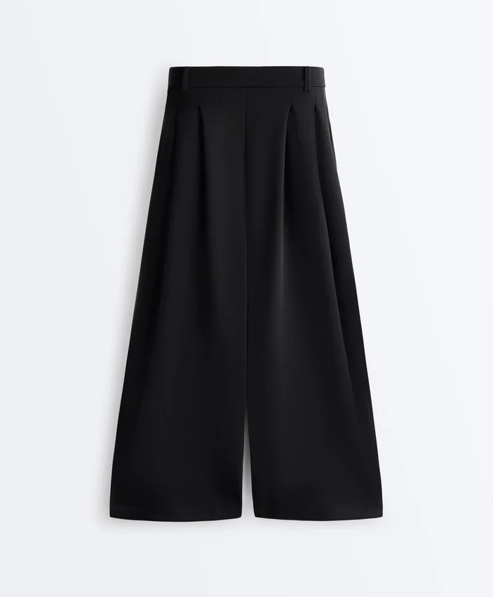 Soft Touch Wide-Leg Crop Spodnie z plisami i modalem Soft Touch Wide-Leg Crop Spodnie z plisami i modalem