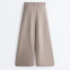 Soft Touch Wide-Leg Crop Spodnie z plisami i modalem Soft Touch Wide-Leg Crop Spodnie z plisami i modalem
