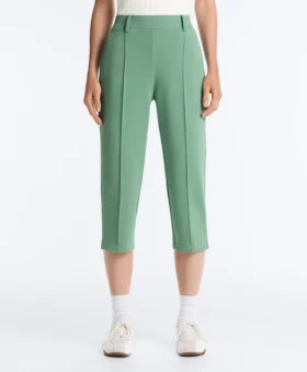Spodnie capri z pikowanej tkaniny z bawełnianymi szlufkami Spodnie capri z pikowanej tkaniny z bawełnianymi szlufkami