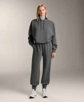 Bluza z kapturem o prostym kroju z szczotkowanego modalu w kolorze melanżowym Bluza z kapturem o prostym kroju z szczotkowanego modalu w kolorze melanżowym