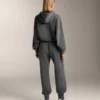 Bluza z kapturem o prostym kroju z szczotkowanego modalu w kolorze melanżowym Bluza z kapturem o prostym kroju z szczotkowanego modalu w kolorze melanżowym
