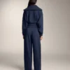 Spodnie typu cocoon z plisą z boku i szczotkowanym modalem Spodnie typu cocoon z plisą z boku i szczotkowanym modalem