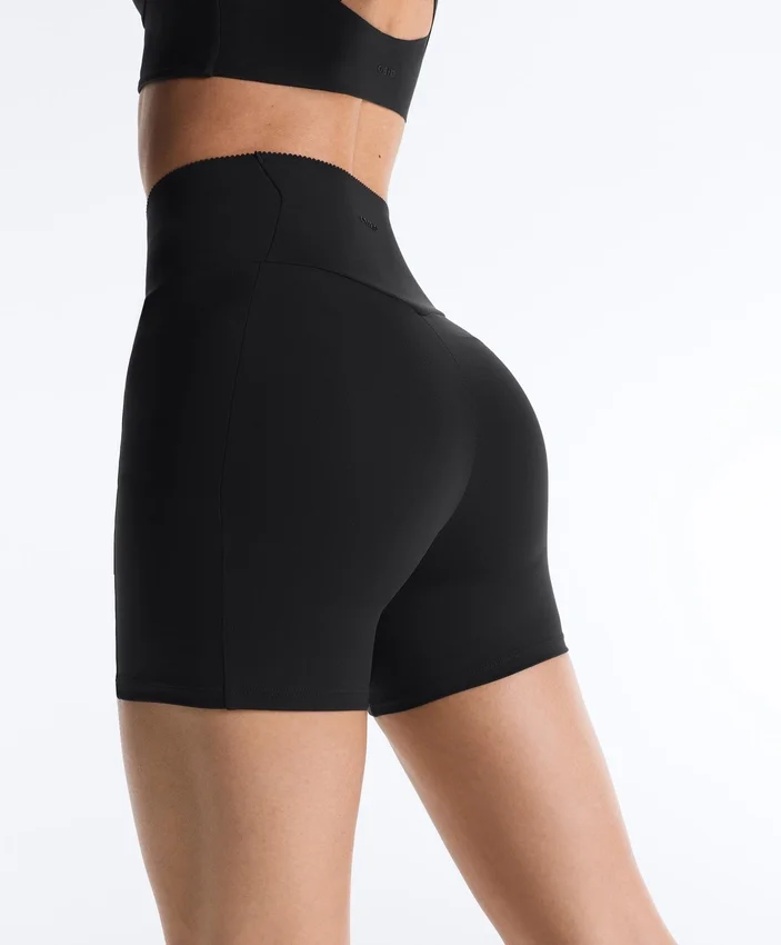 Spodnie typu hot pants z wysokim stanem i kieszenią Compressive o długości 10 cm Spodnie typu hot pants z wysokim stanem i kieszenią Compressive o długości 10 cm