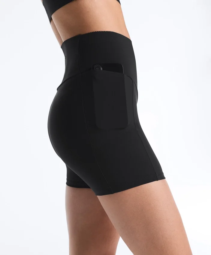 Spodnie typu hot pants z wysokim stanem i kieszenią Compressive o długości 10 cm Spodnie typu hot pants z wysokim stanem i kieszenią Compressive o długości 10 cm