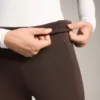 Spodnie z wysokim stanem, z rozszerzanymi nogawkami i kieszeniami Spodnie z wysokim stanem, z rozszerzanymi nogawkami i kieszeniami