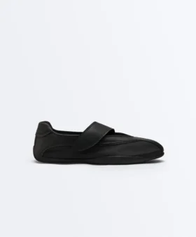 Sportowe płaskie buty