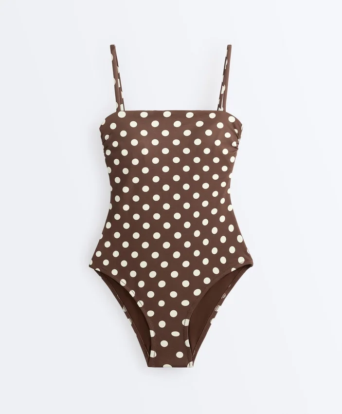 Stroje kąpielowe bandeau z pikowanej tkaniny w groszki Stroje kąpielowe bandeau z pikowanej tkaniny w groszki