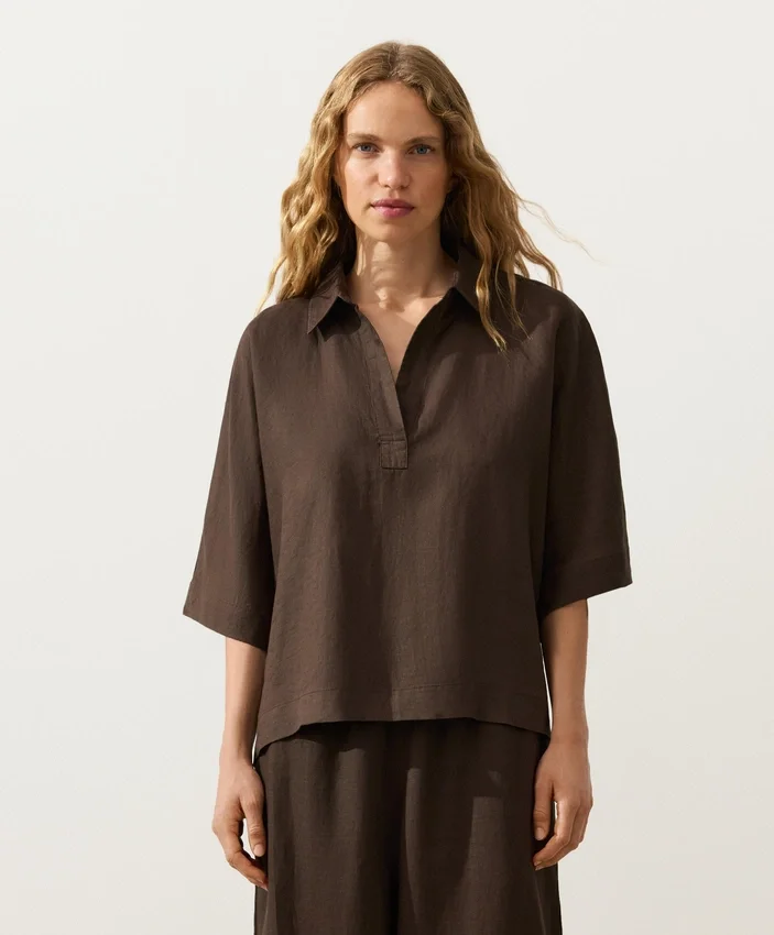 Szorty polo oversize z krótkim rękawem, wykonane w 100% z lnu Szorty polo oversize z krótkim rękawem, wykonane w 100% z lnu