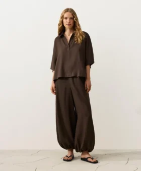 Szorty polo oversize z krótkim rękawem, wykonane w 100% z lnu