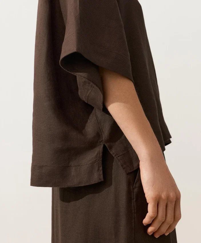 Szorty polo oversize z krótkim rękawem, wykonane w 100% z lnu Szorty polo oversize z krótkim rękawem, wykonane w 100% z lnu