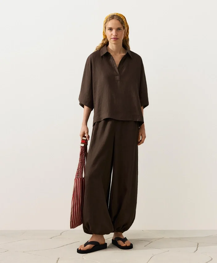 Szorty polo oversize z krótkim rękawem, wykonane w 100% z lnu Szorty polo oversize z krótkim rękawem, wykonane w 100% z lnu