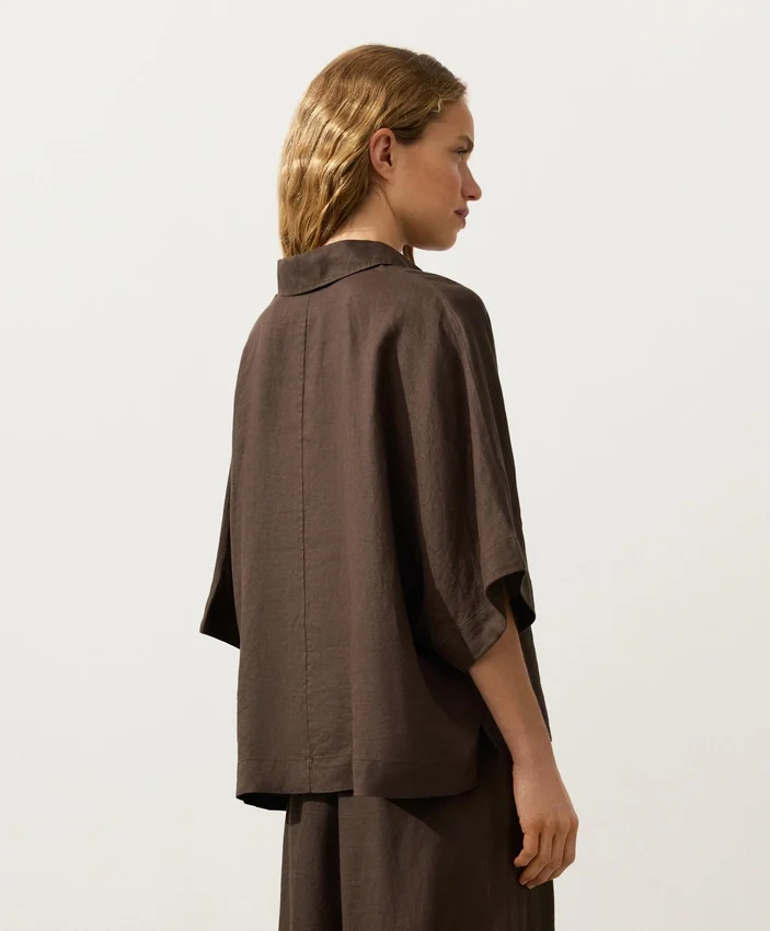 Szorty polo oversize z krótkim rękawem, wykonane w 100% z lnu Szorty polo oversize z krótkim rękawem, wykonane w 100% z lnu