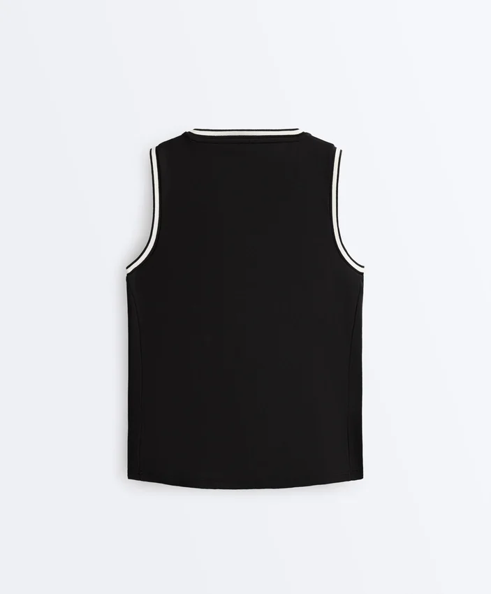 T-shirt bez rękawów z dekoltem w serek T-shirt bez rękawów z dekoltem w serek