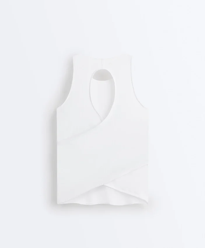 T-shirt Comfortlux z krzyżującymi się na plecach ramiączkami T-shirt Comfortlux z krzyżującymi się na plecach ramiączkami