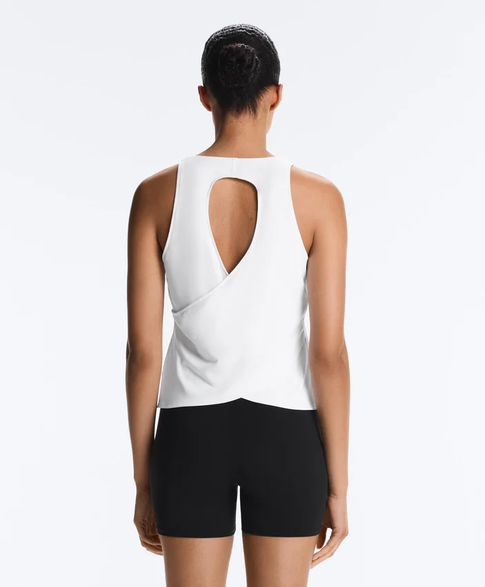 T-shirt Comfortlux z krzyżującymi się na plecach ramiączkami T-shirt Comfortlux z krzyżującymi się na plecach ramiączkami