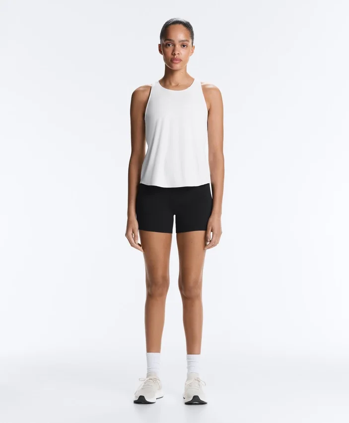 T-shirt Comfortlux z krzyżującymi się na plecach ramiączkami T-shirt Comfortlux z krzyżującymi się na plecach ramiączkami