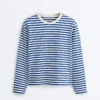 T-shirt o prostym kroju z długim rękawem w paski, wykonany w 100% z bawełny T-shirt o prostym kroju z długim rękawem w paski, wykonany w 100% z bawełny